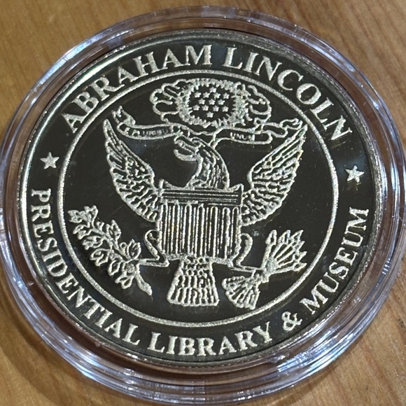 Abraham Lincoln 24KT Gold Overlay Medallion - Picture 4 of 7